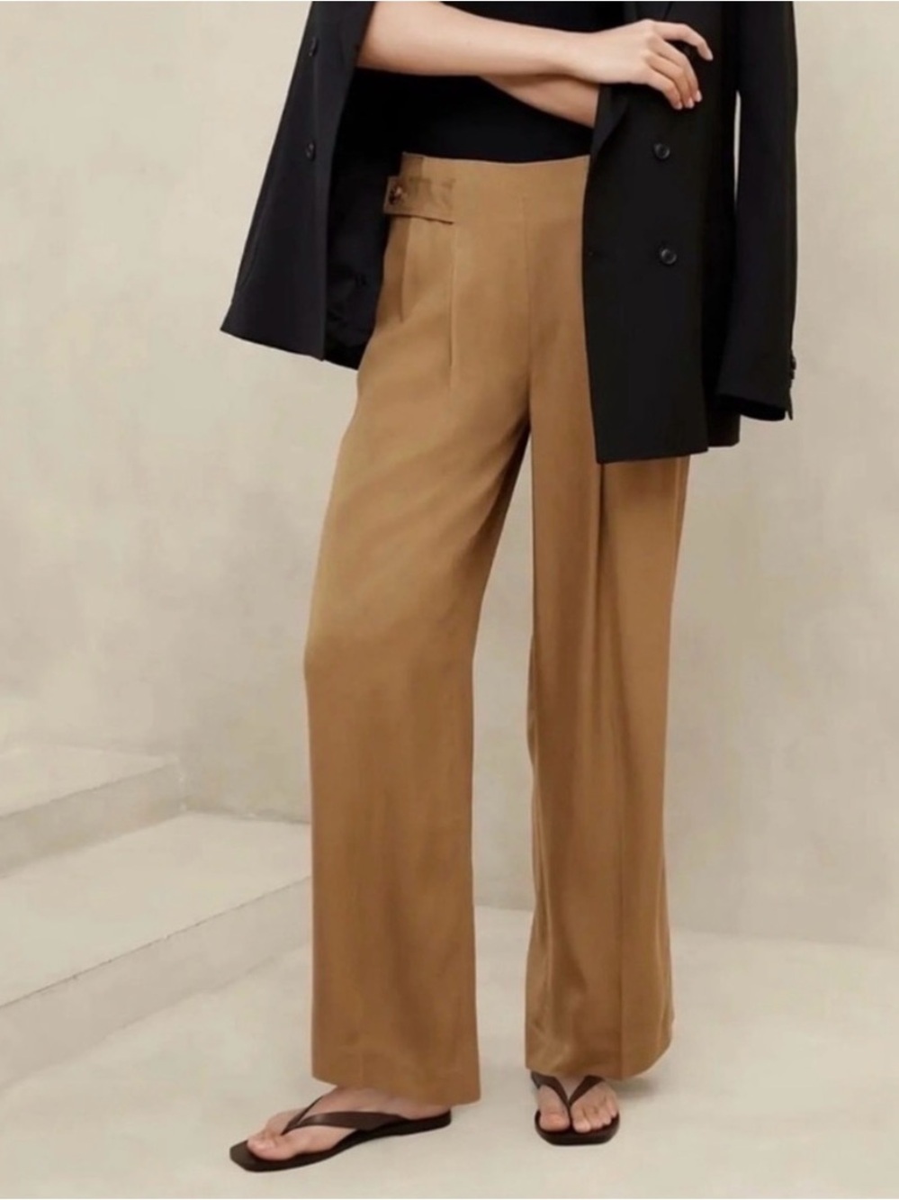 Banana Republic Tencel lightweight brown pleated pants size 14 - Picture 2 of 2